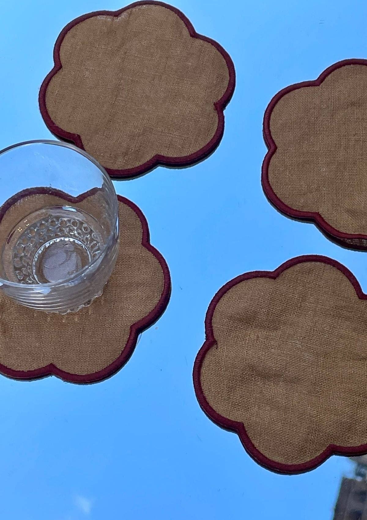 Les dessous de verre festonnés en lin Ocre jaune & Tomette (lot de 4)