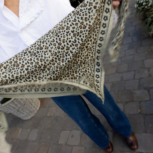 Foulard léopard- Mon grand indispensable Léo kaki