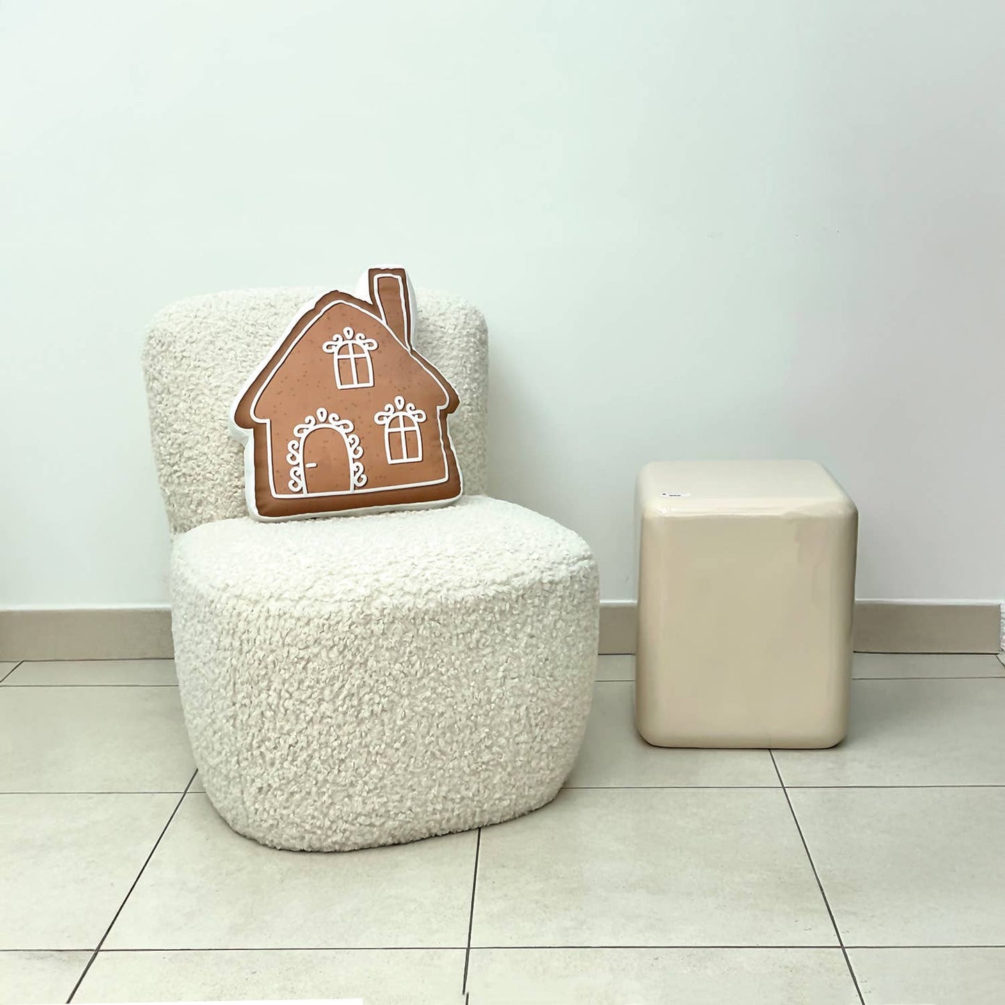 Coussin LED maison marron 40x36cm