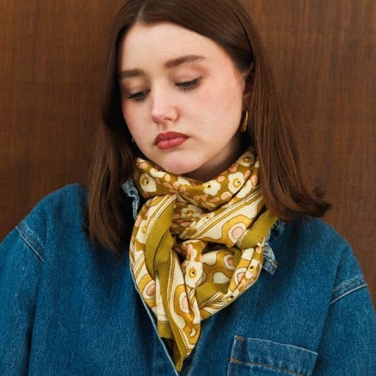Foulard flower seventies - Mon grand indispensable kaki