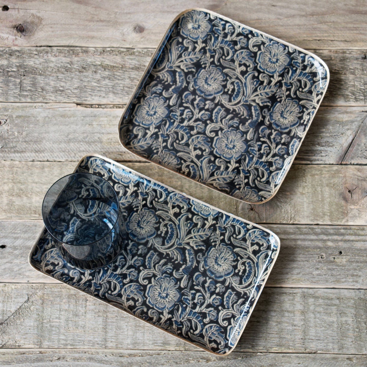 Plateau métal émaillé Kalamkari 15x25, bordure dorée