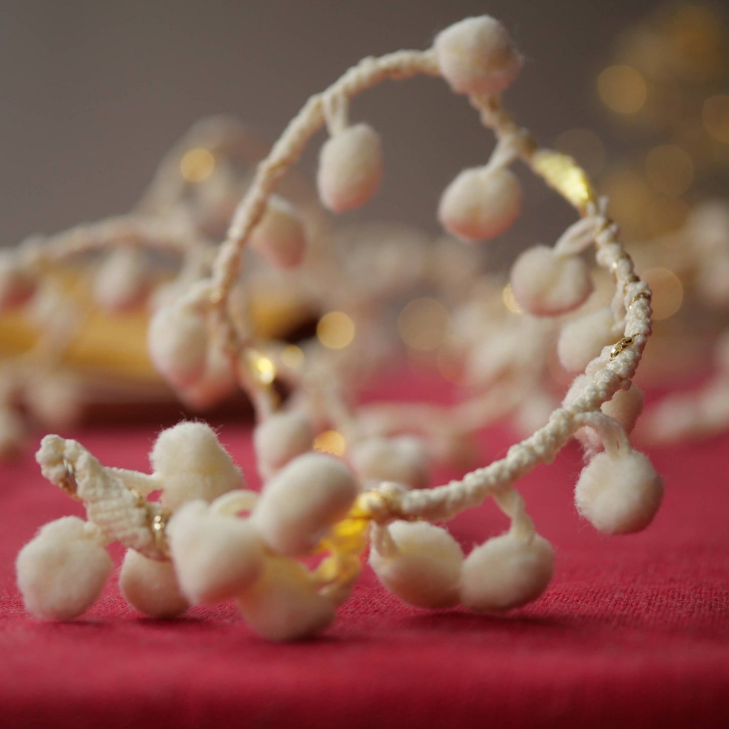 Guirlande lumineuse à pompon blanche douce