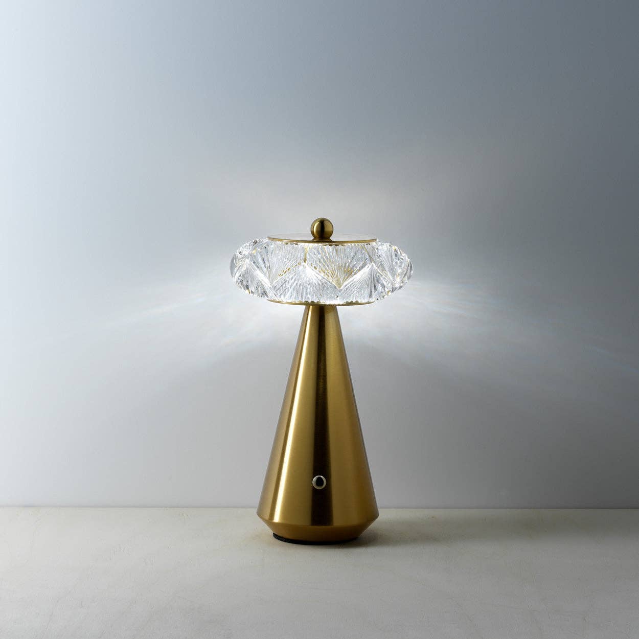 La Lampe de Table à LED Diamond Diva