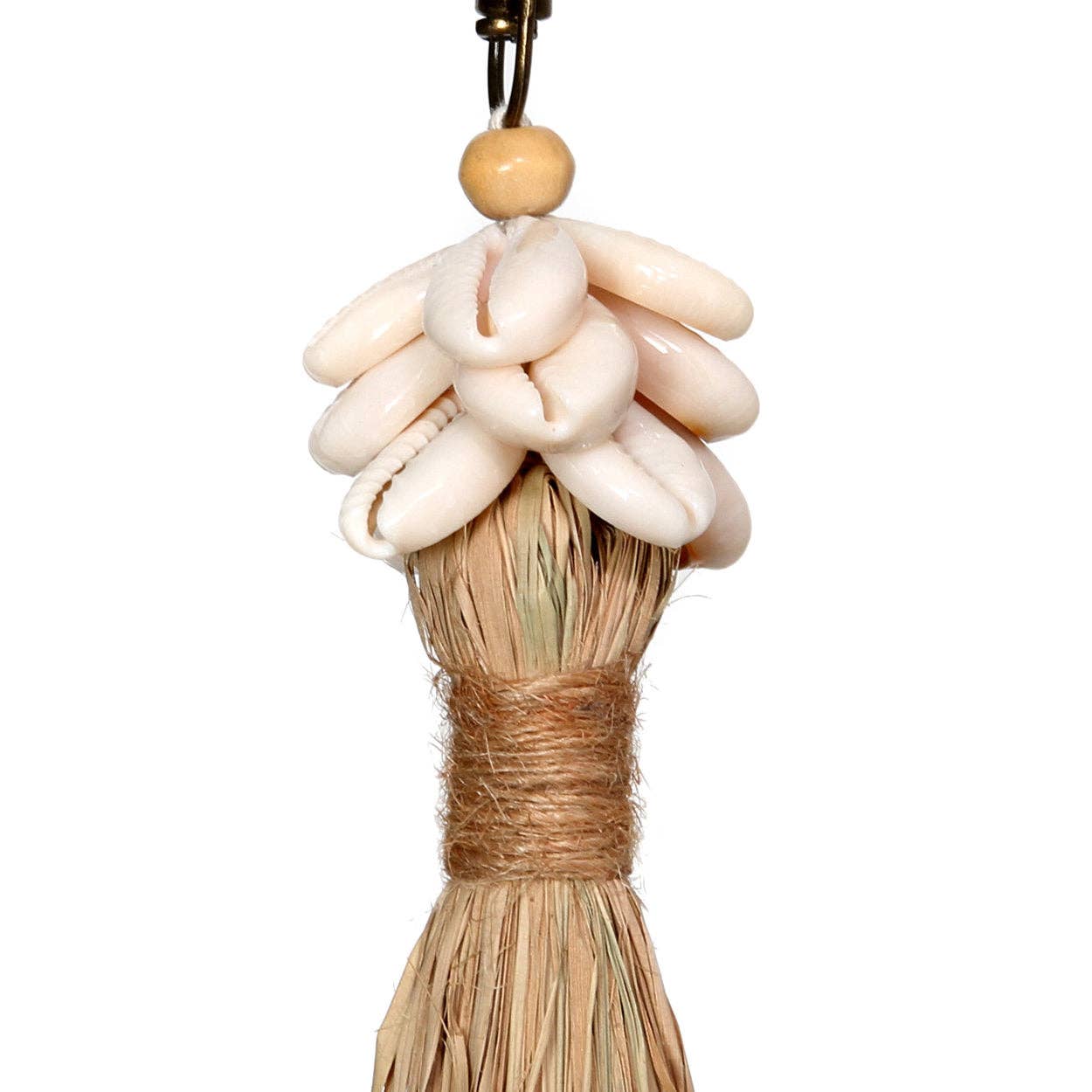 Porte-clés en raphia avec coquillages cauris
