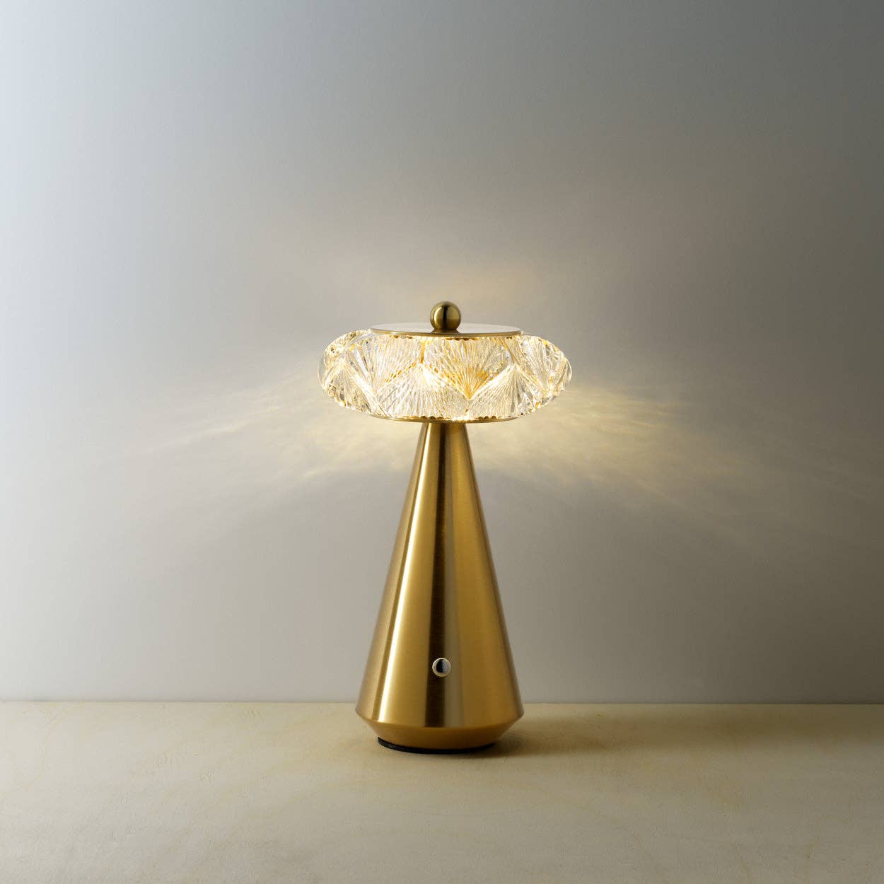 La Lampe de Table à LED Diamond Diva