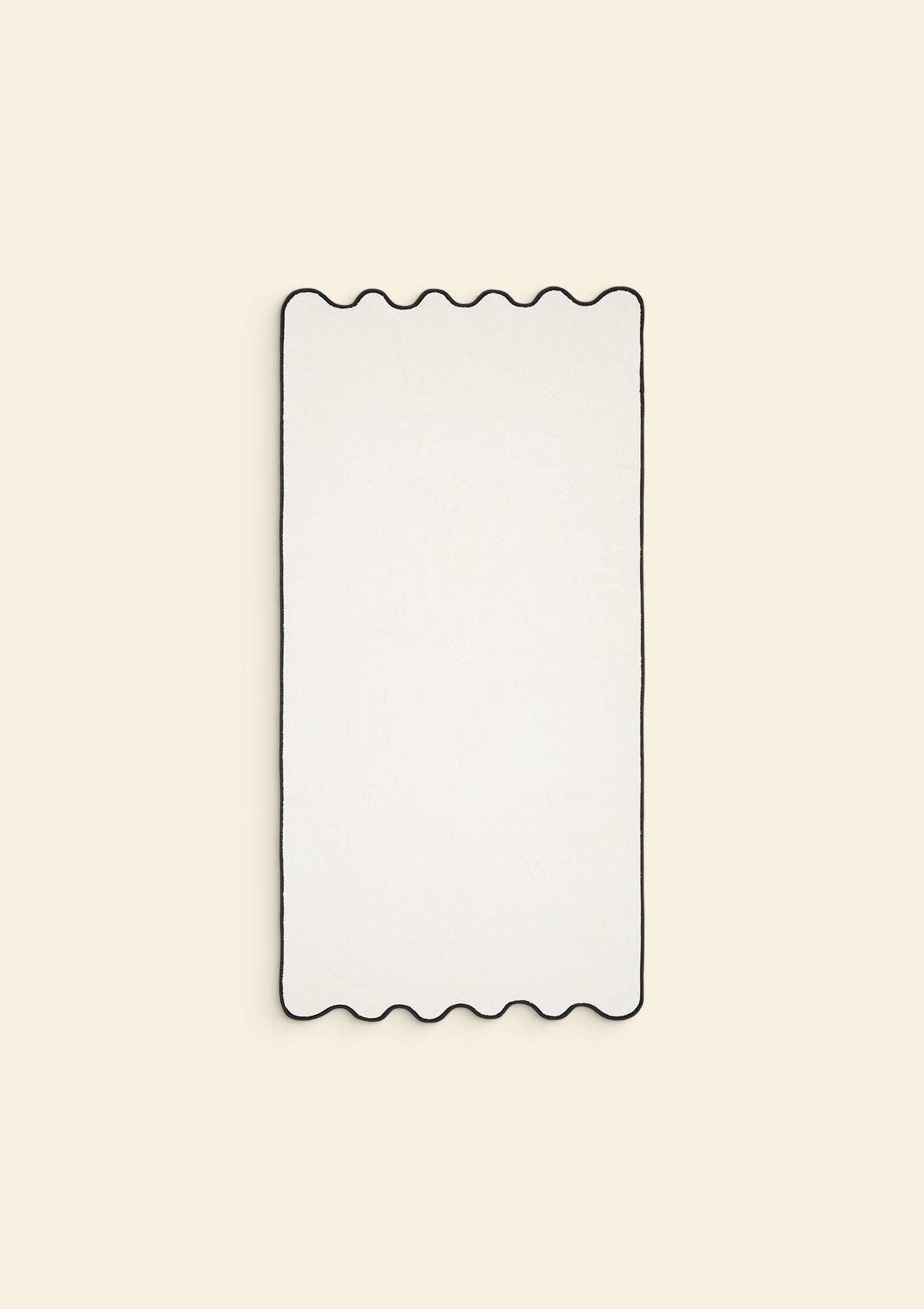 La serviette de bain ondulée en coton ivoire & noir