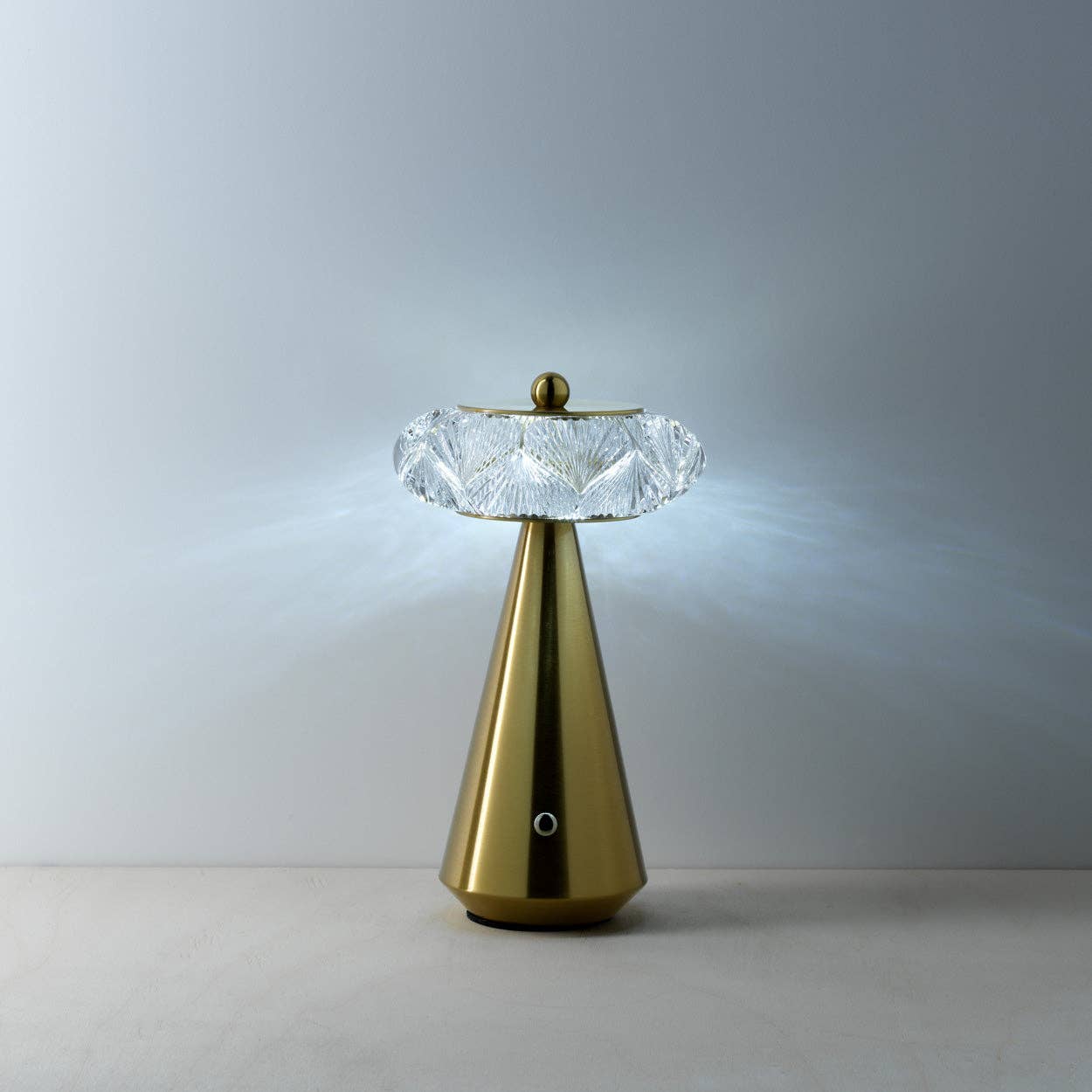 La Lampe de Table à LED Diamond Diva